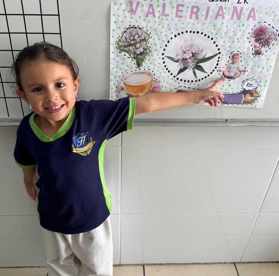 Alumnos participando en actividades escolares